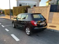 Usado Skoda Fabia Family 85 CV (62 kW) 2012 Negro Berlina