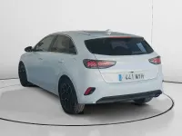 Usado Kia Ceed Style 101 CV (74 kW) 2025 Blanco Utilitario