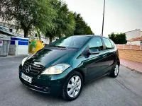 Usado Mercedes A180 Avantgarde 109 CV (80 kW) 2010 Verde Monovolumen