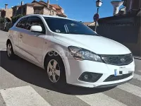 Usado Kia ProCeed 90 CV (66 kW) 2012 Blanco Utilitario