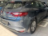 Usado Renault Mégane IV Life 100 CV (73 kW) 2016 Gris / plata Berlina