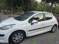 Usado Peugeot 207 70 CV (51 kW) 2009 Blanco Berlina