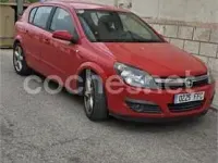 Usado Opel Astra Cosmo 100 CV (73 kW) 2006 Rojo Berlina