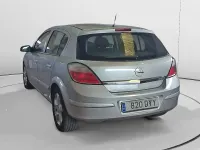 Begagnad Opel Astra Enjoy 102 HK (75 kW) 2006 Grå Sedan