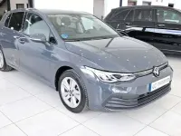 Usado VW Golf VIII Life 110 CV (80 kW) 2021 Gris / plata Berlina