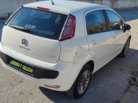 Usado Fiat Punto Evo Dynamic 77 CV (56 kW) 2011 Blanco Utilitario