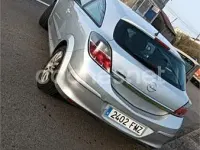 Usado Opel Astra GTC Enjoy 90 CV (66 kW) 2007 Gris / plata Berlina