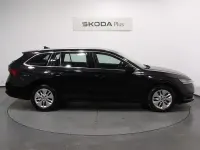 Usado Skoda Octavia Ambition 115 CV (84 kW) 2023 Negro Familiar