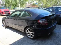 Usado Mercedes C220 Classic 150 CV (110 kW) 2005 Azul Berlina