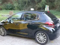 Usado Peugeot 208 Allure 110 CV (80 kW) 2018 Negro Utilitario