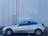 Usado Mercedes C220 143 CV (105 kW) 2002 Gris / plata Berlina