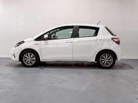Usado Toyota Yaris Hybrid Active 99 CV (72 kW) 2020 Blanco Utilitario