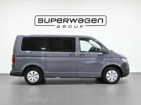 Usado VW Caravelle 110 CV (80 kW) 2022 Gris Van