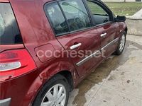 Usado Renault Mégane II Dynamique 130 CV (95 kW) 2008 Granate Berlina