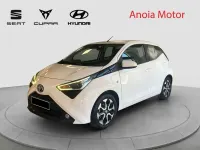 Usado Toyota Aygo X-play 72 CV (52 kW) 2019 Blanco Utilitario