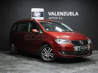 Usado VW Touran 140 CV (102 kW) 2008 Granate Monovolumen