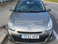 Usado Renault Clio II Expression 75 CV (55 kW) 2011 Gris / plata Berlina