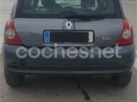 Usado Renault Clio II Expression 65 CV (47 kW) 2005 Azul Berlina