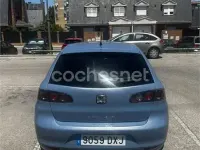 Usado Seat Ibiza 100 CV (73 kW) 2006 Azul Utilitario