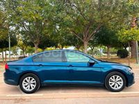 Usado VW Passat 122 CV (89 kW) 2021 Azul Berlina