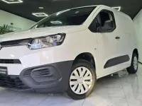 Usado Toyota Proace 101 CV (74 kW) 2022 Blanco Monovolumen