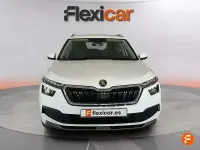 Usado Skoda Kamiq Ambition 110 CV (80 kW) 2021 Blanco SUV