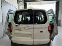 Usado Ford Transit Trend 76 CV (55 kW) 2019 Blanco Familiar