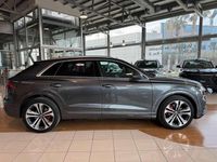 Usado Audi Q8 S-Line 286 CV (210 kW) 2020 Gris SUV