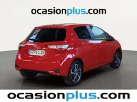 Usado Toyota Yaris Edition 111 CV (81 kW) 2020 Rojo Utilitario