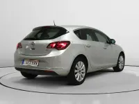 Usado Opel Astra Selective 131 CV (96 kW) 2014 Gris Berlina
