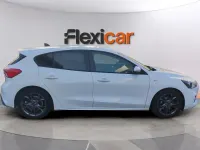 Usado Ford Focus ST-Line 125 CV (91 kW) 2022 Blanco Berlina