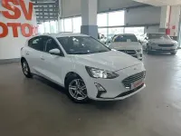 Usado Ford Focus Trend 120 CV (88 kW) 2022 Blanco Berlina