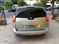 Usado Peugeot 5008 Access 111 CV (81 kW) 2011 Plateado Monovolumen