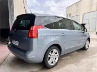 Usado Peugeot 5008 Sport 110 CV (80 kW) 2009 Azul Monovolumen