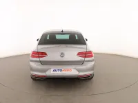 Usado VW Passat Sport 150 CV (110 kW) 2016 Gris Berlina