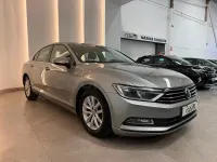 Usado VW Passat Edition 120 CV (88 kW) 2016 Gris / plata Berlina