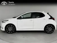 Usado Toyota Yaris Hybrid Sport 116 CV (85 kW) 2023 Blanco classic Berlina