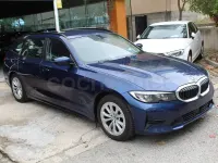 Usado BMW 318 150 CV (110 kW) 2020 Azul Familiar
