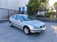 Usado Seat Leon Sport 110 CV (80 kW) 2004 Gris / plata Utilitario