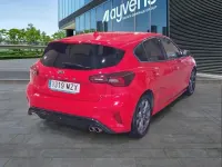 Usado Ford Focus ST-Line 125 CV (91 kW) 2025 Rojo Utilitario