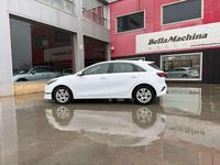 Usado Kia Ceed 101 CV (74 kW) 2022 Blanco Utilitario