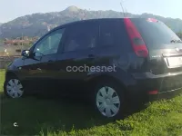 Usado Ford Fiesta 68 CV (50 kW) 2005 Negro Utilitario