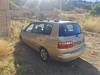 Usado Kia Carens LX 105 CV (77 kW) 2007 Beige Monovolumen