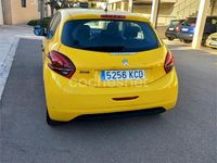 Usado Peugeot 208 Access 75 CV (55 kW) 2017 Amarillo Utilitario