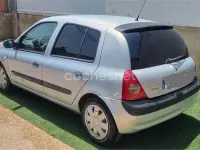 Usado Renault Clio II 80 CV (58 kW) 2004 Gris / plata Berlina