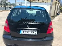 Usado Mercedes A180 109 CV (80 kW) 2012 Negro Utilitario