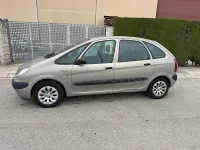 Usado Citroën Xsara Picasso 90 CV (66 kW) 2004 Beige Monovolumen