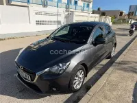 Usado Mazda 2 90 CV (66 kW) 2017 Gris / plata Berlina