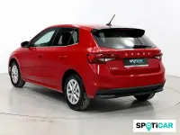 Usado Skoda Fabia Selection 95 CV (69 kW) 2024 Rojo Utilitario