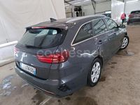 Usado Kia Ceed GT 136 CV (100 kW) 2023 Gris / plata Berlina